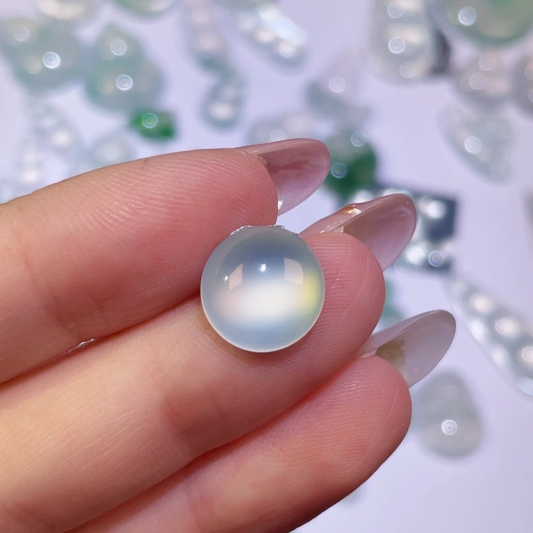 翡翠未镶嵌颈饰裸石