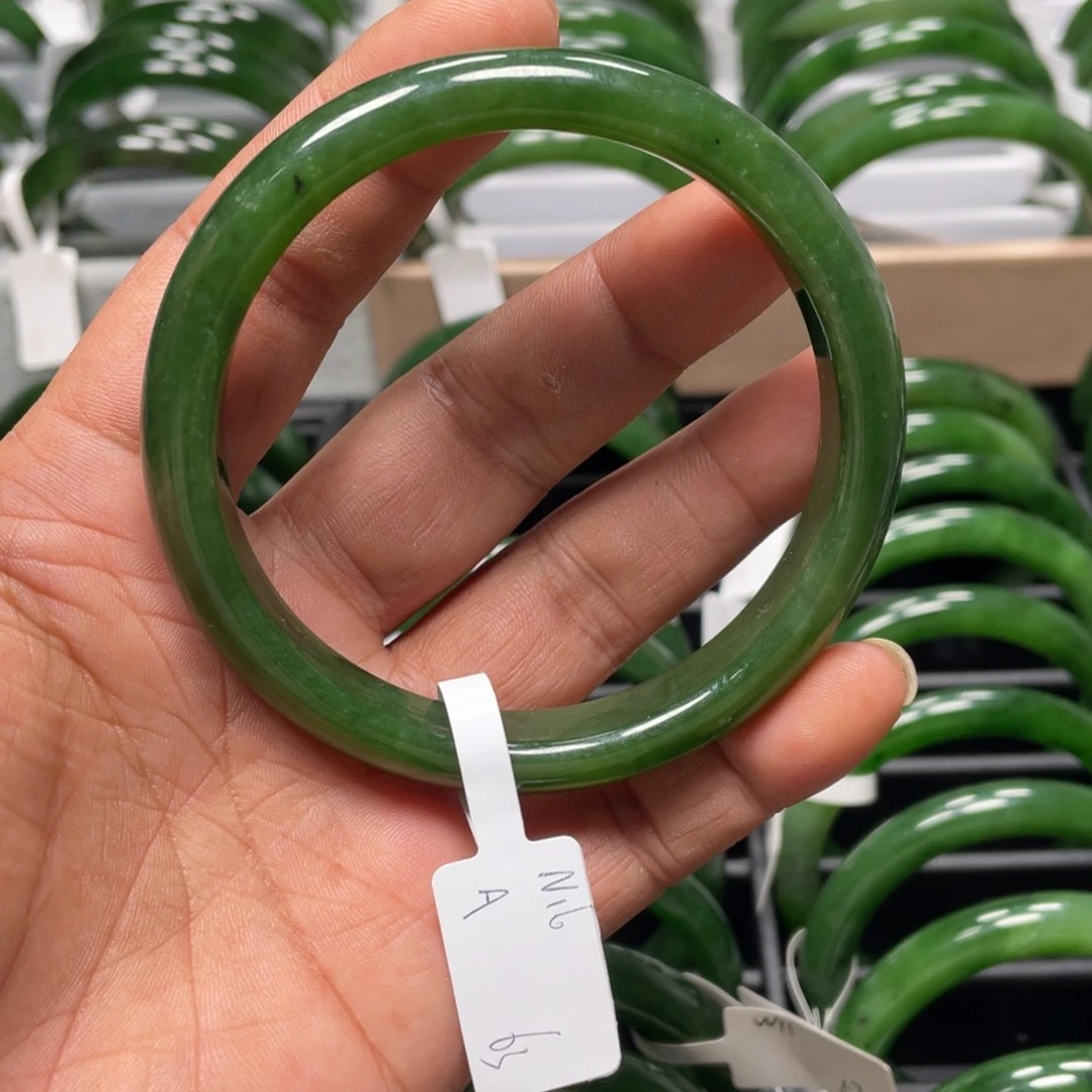 和田玉（碧玉）未镶嵌手镯瑕疵款特漏