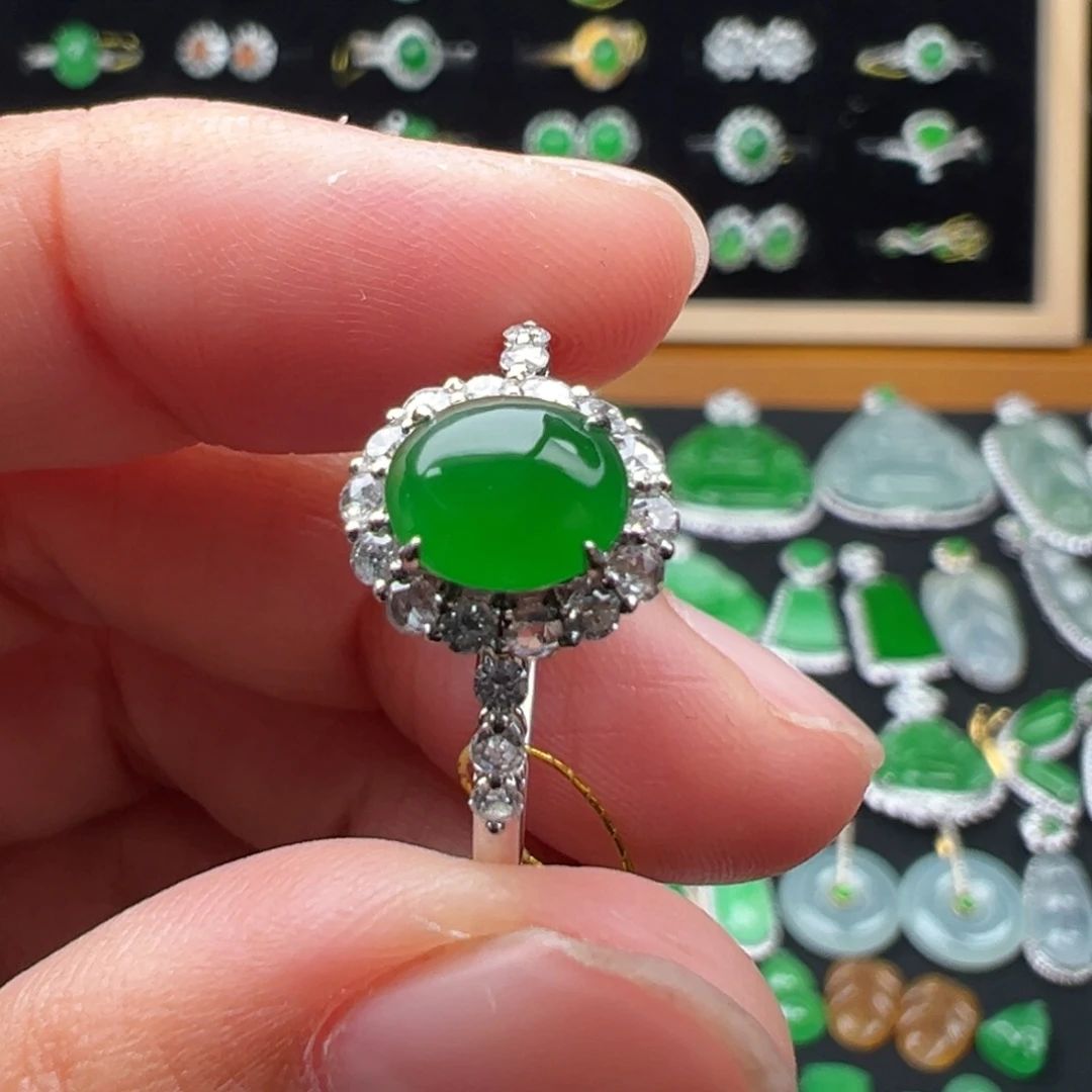 翡翠18K金镶嵌颈饰戒指