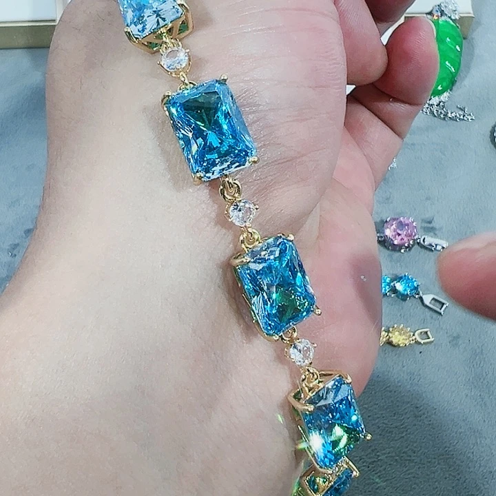 钨金无红宝蓝宝满钻镶嵌大宝贝