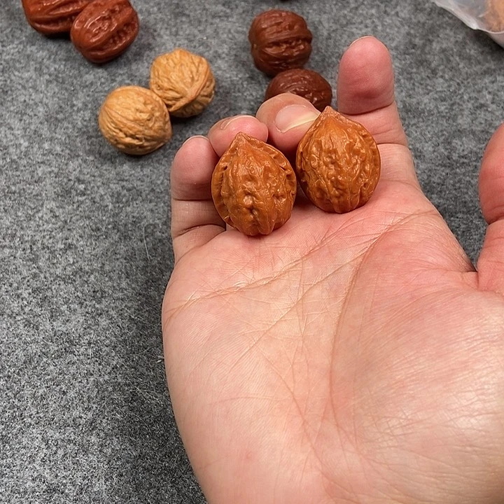 文玩核桃吊坠玉观音