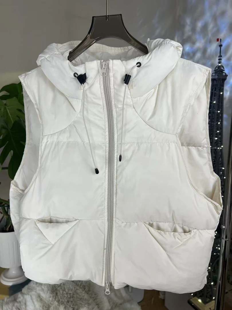 常规款保暖女连帽短款简约秋冬休闲马甲羽绒马甲女士时尚