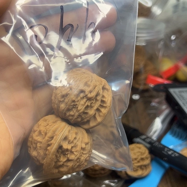 o***h吊坠桃核四座楼核桃