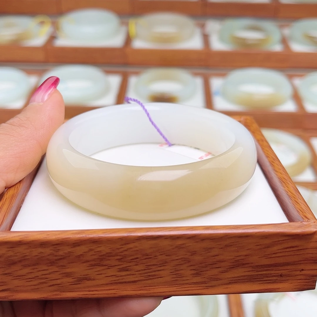 和田玉手镯未镶嵌58