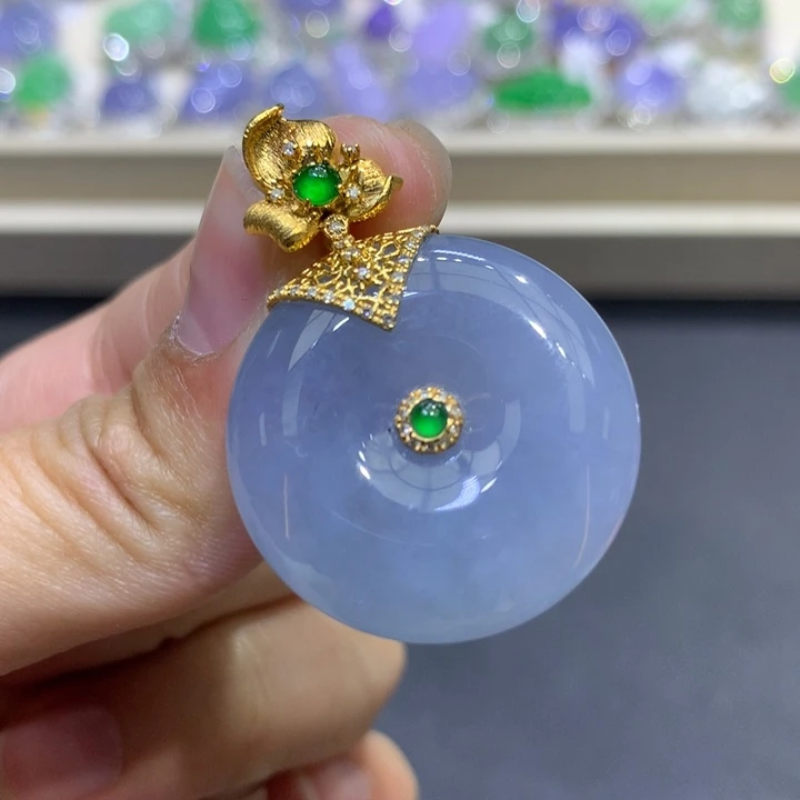翡翠颈饰18K金镶嵌翡翠