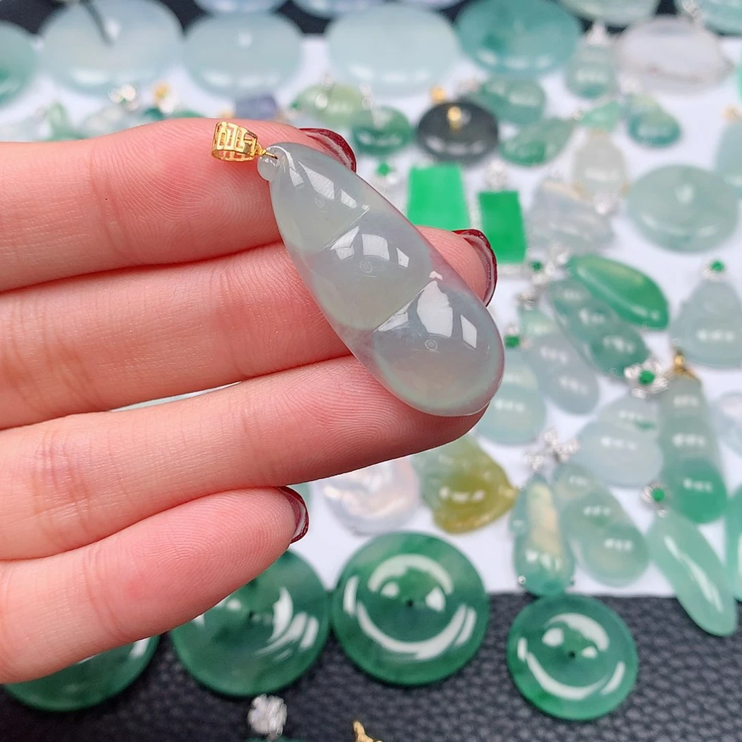 翡翠颈饰18K金镶嵌天然翡翠