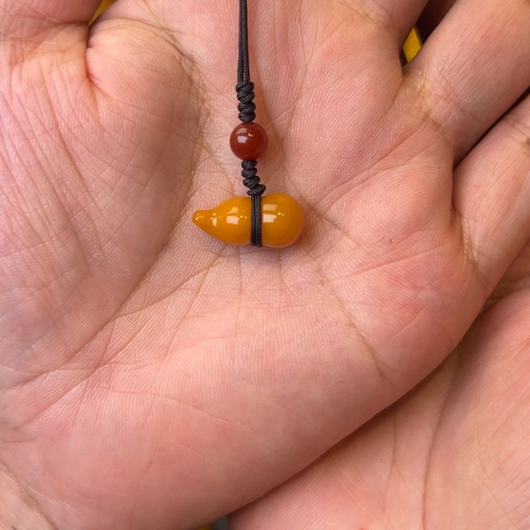 未镶嵌吊坠(不含链)蜜蜡