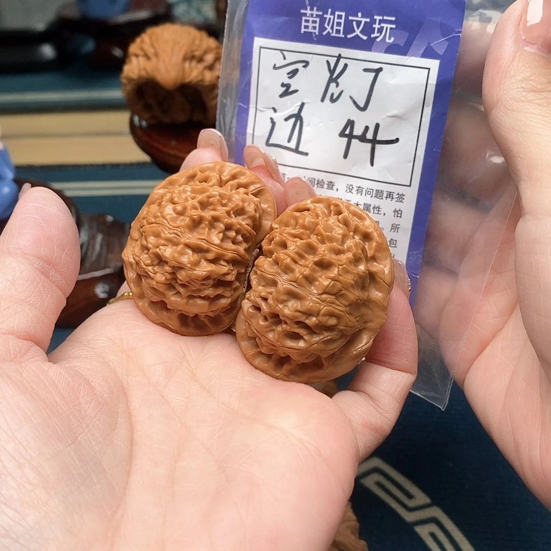 文玩核桃把件宫灯