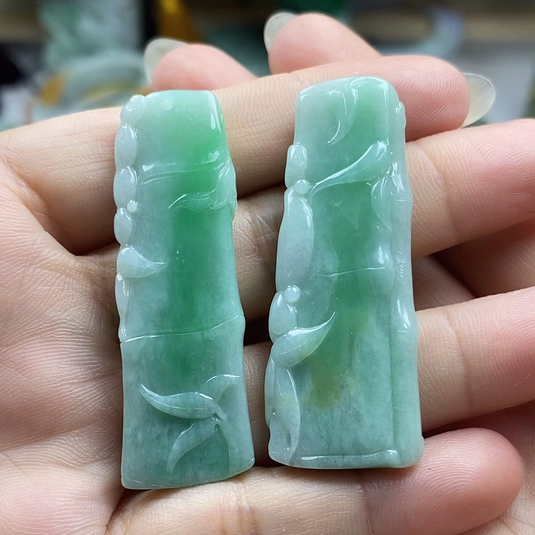 翡翠未镶嵌颈饰董*牌子