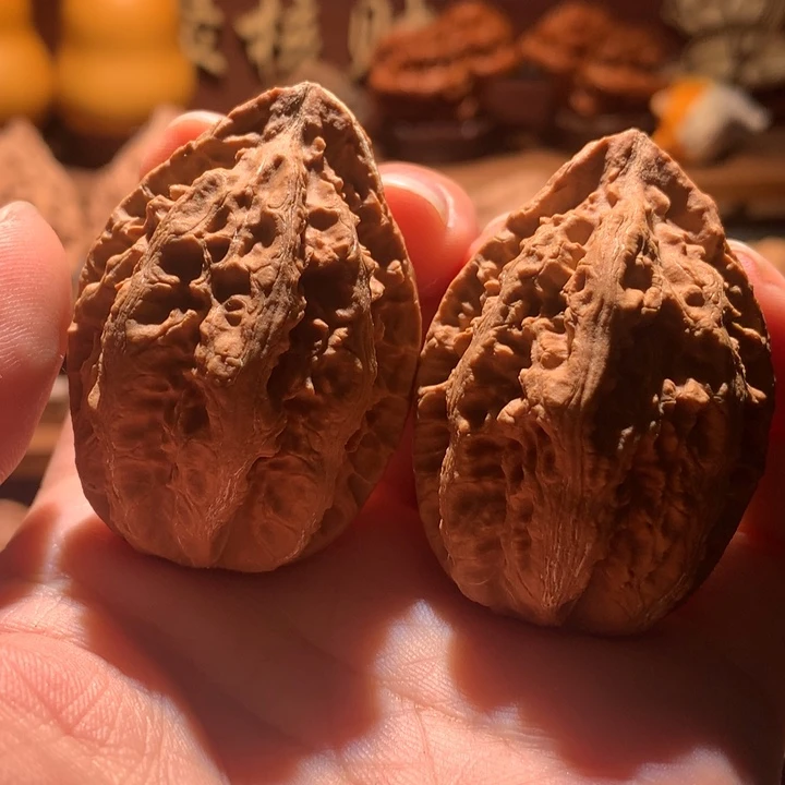 文玩核桃吊坠楸玥核21