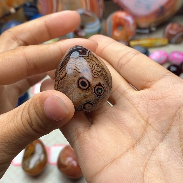 朝***拾玛瑙/玉髓未镶嵌颈饰