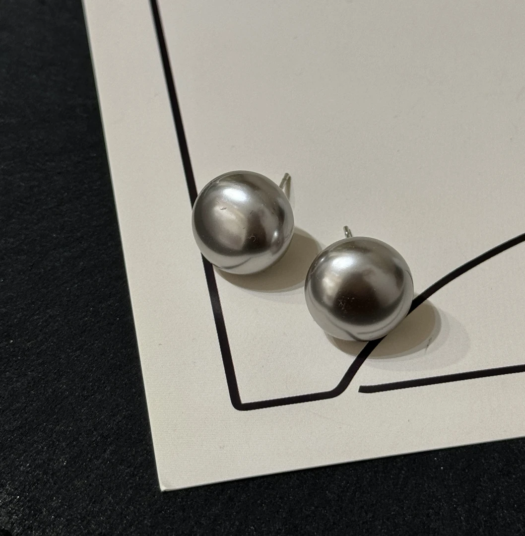 钛钢耳饰 LlARVINA 灰色耳环