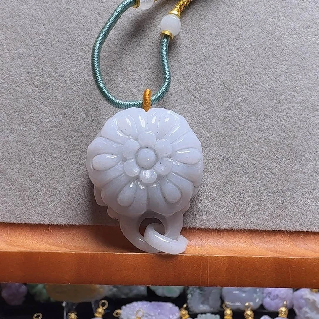 吊坠(赠链)未镶嵌翡翠