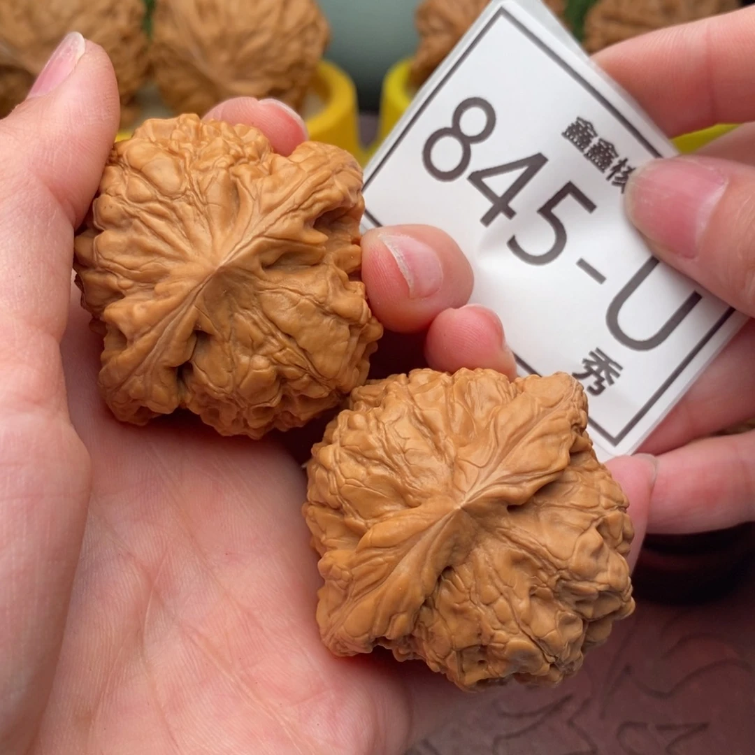 文玩核桃把件龙鼎47