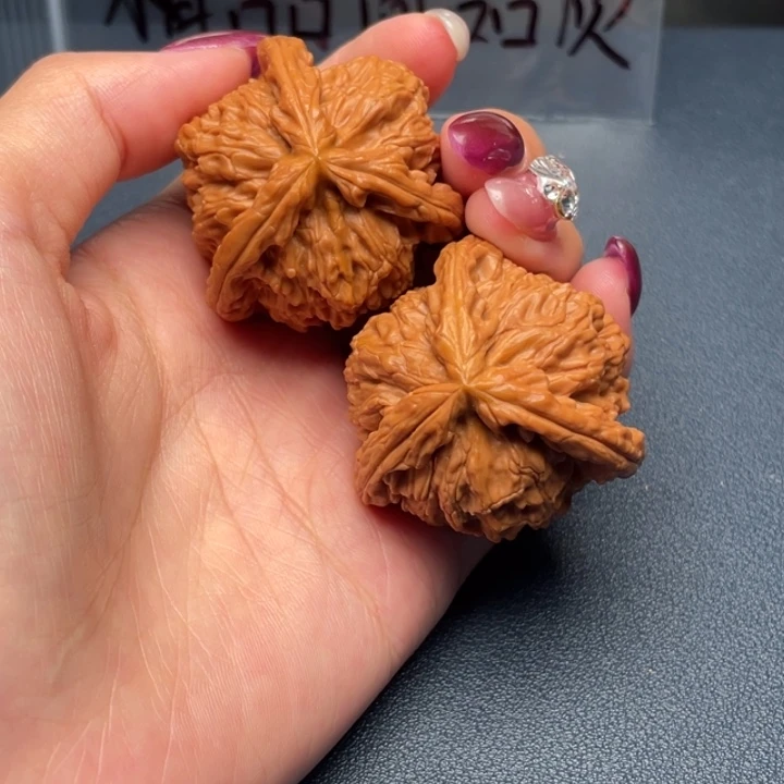 桃***上吊坠文玩核桃白狮子