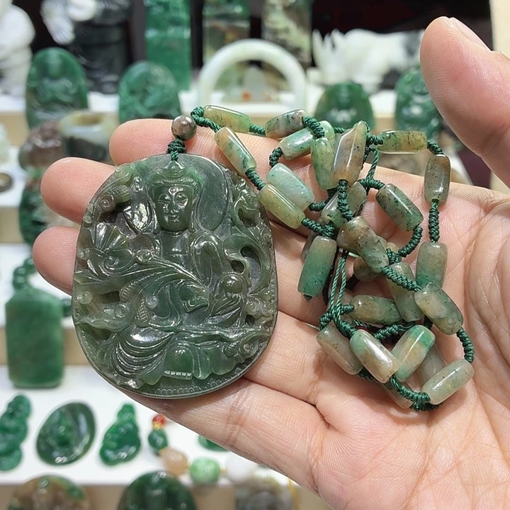 独山玉未镶嵌颈饰