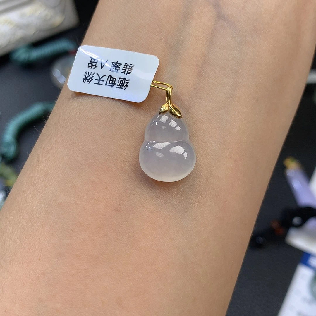 翡翠18K金镶嵌颈饰翡翠