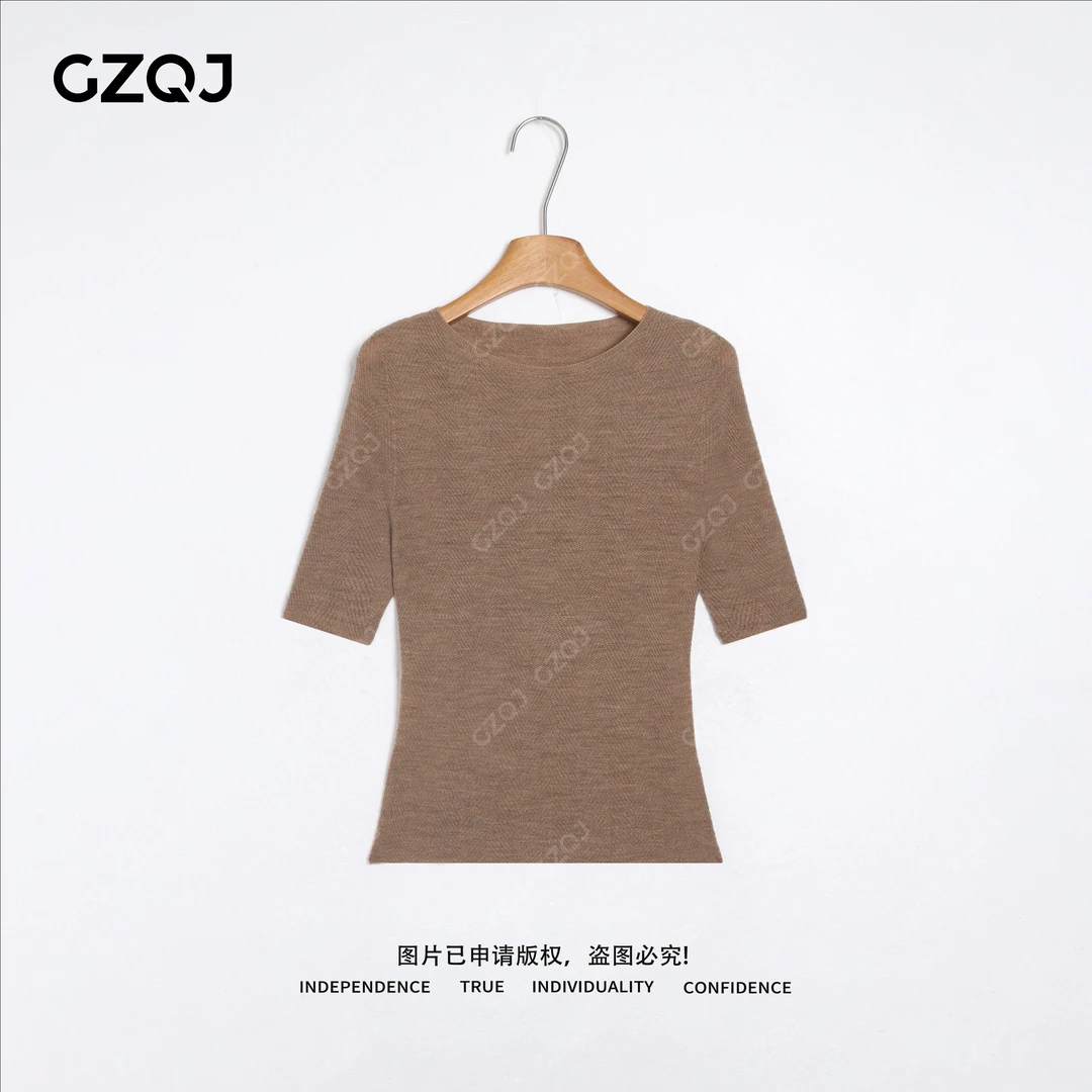 老琴私服【加分项】琥珀流光风一字领中袖修身显瘦打底针织衫女2103