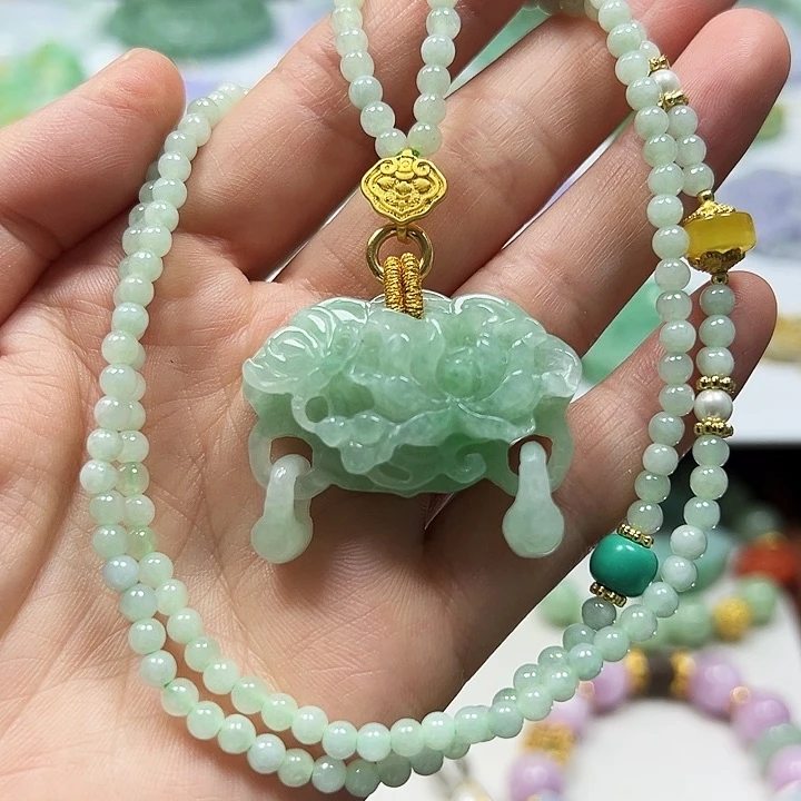 翡翠未镶嵌颈饰吊坠