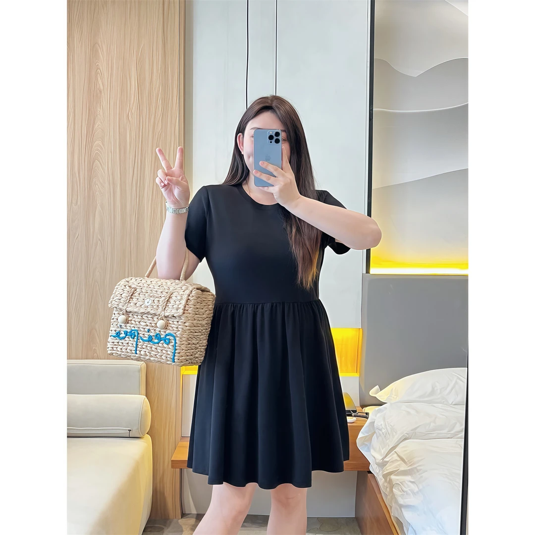 阁楼旧书 / 设计感收腰显瘦蓬蓬短裙14748花契大码胖mm200斤时尚