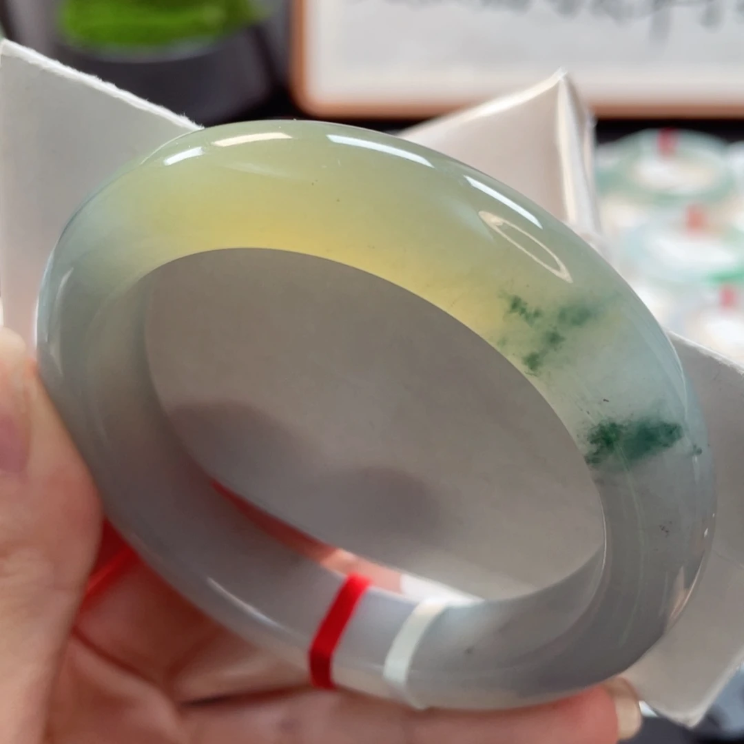 【闪购商品】翡翠手镯未镶嵌59冰胶滋润柠檬黄特色镯47号