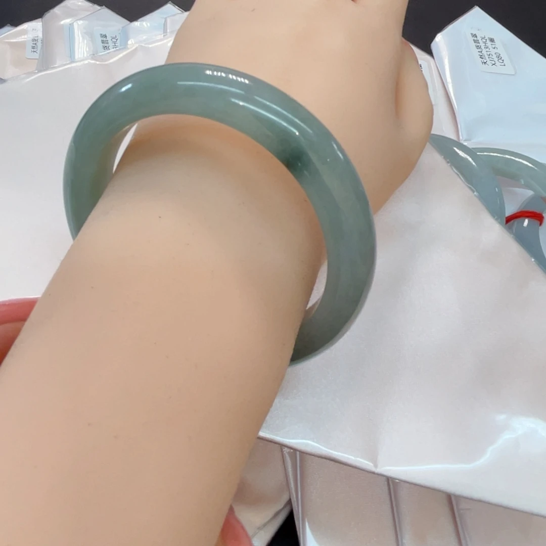 未镶嵌手镯翡翠翡翠手镯