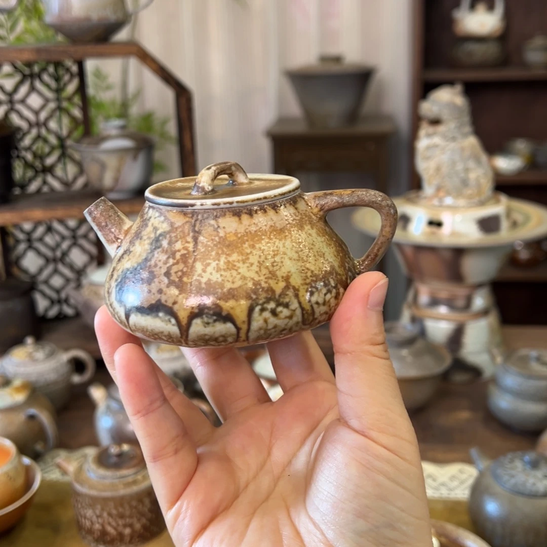 26中白精品石瓢壶