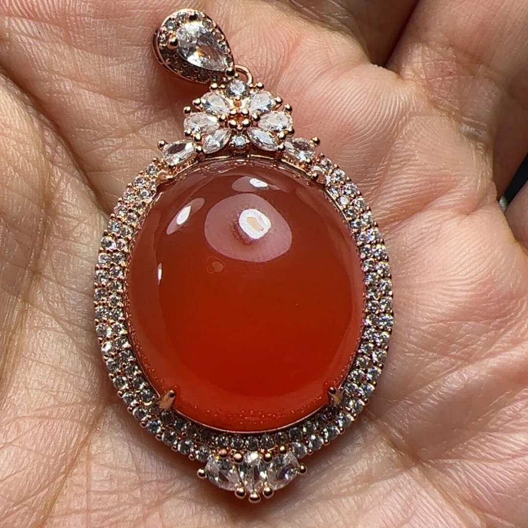 南红玛瑙吊坠合金_**姜