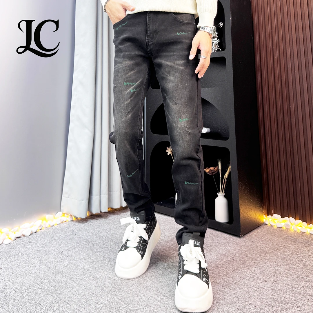 秋季新款牛仔裤男修身潮流百搭高端黑色痞帅印花时尚牛仔长裤