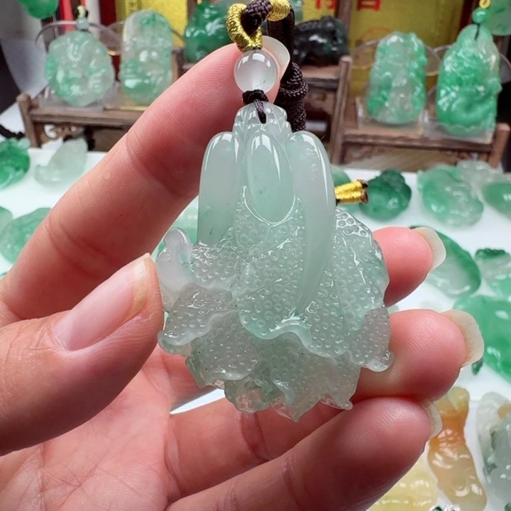 颈饰未镶嵌石英质玉