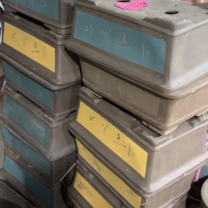 紫砂花盆           80-2