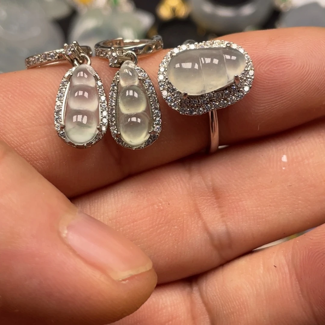 翡翠未镶嵌戒指翡翠