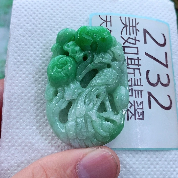 吊坠(不含链)未镶嵌翡翠