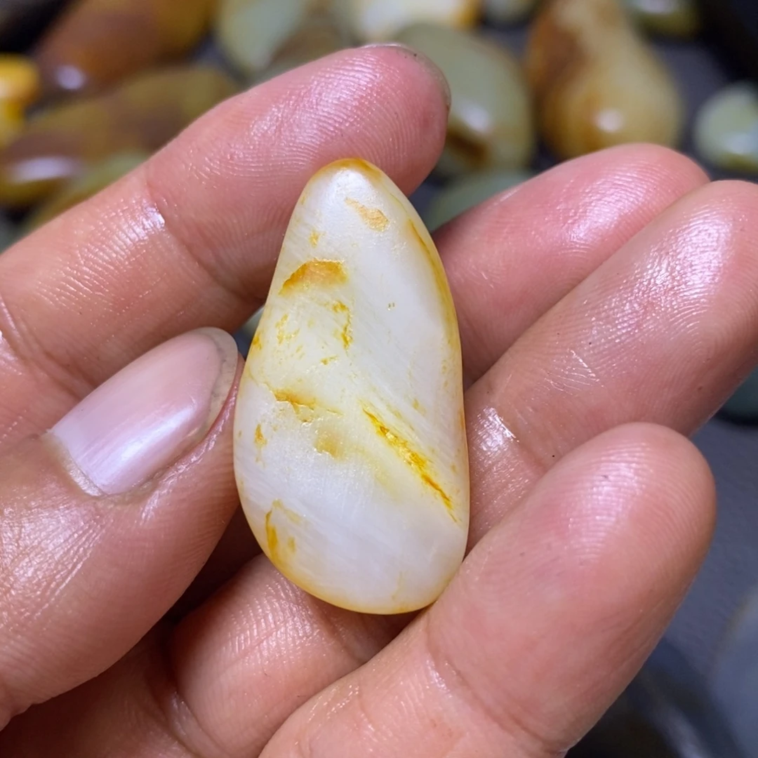 未镶嵌和田玉（糖玉）挂件