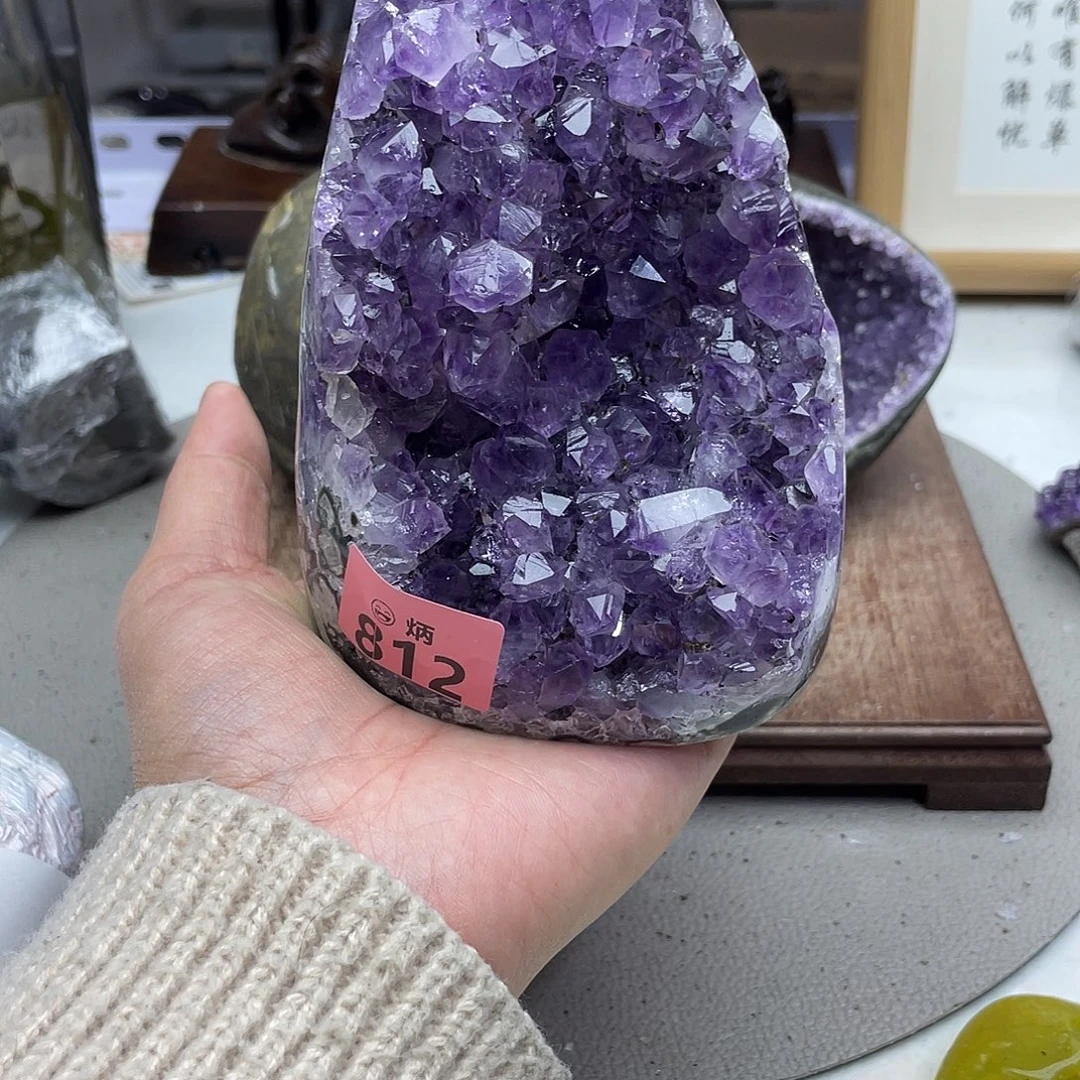 紫晶未镶嵌大型摆件（非配饰）