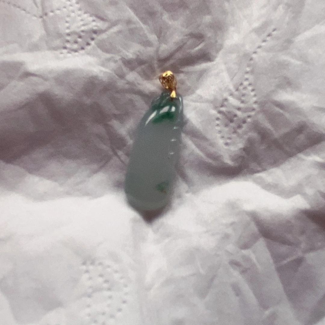 翡翠挂件18K金镶嵌福瓜