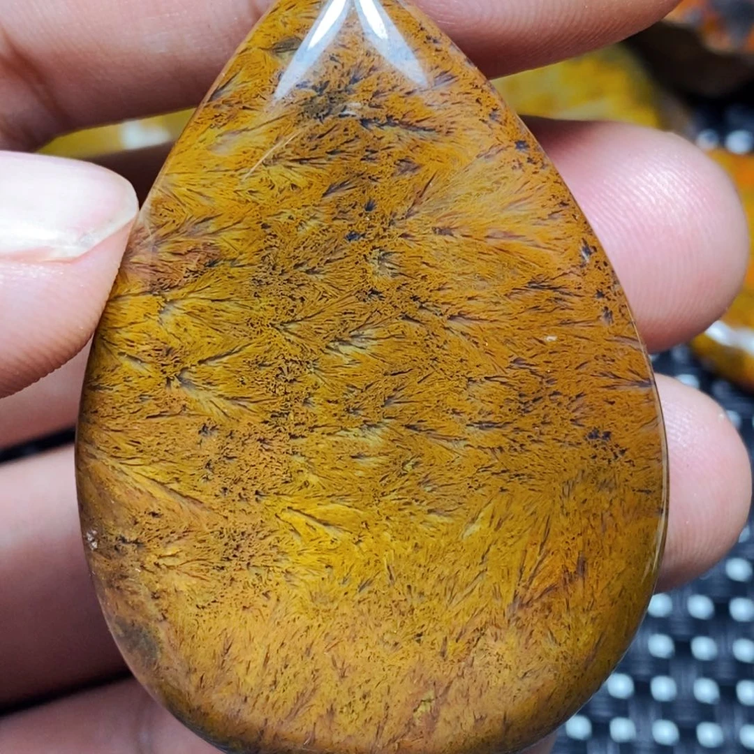 未镶嵌颈饰玛瑙/玉髓随*