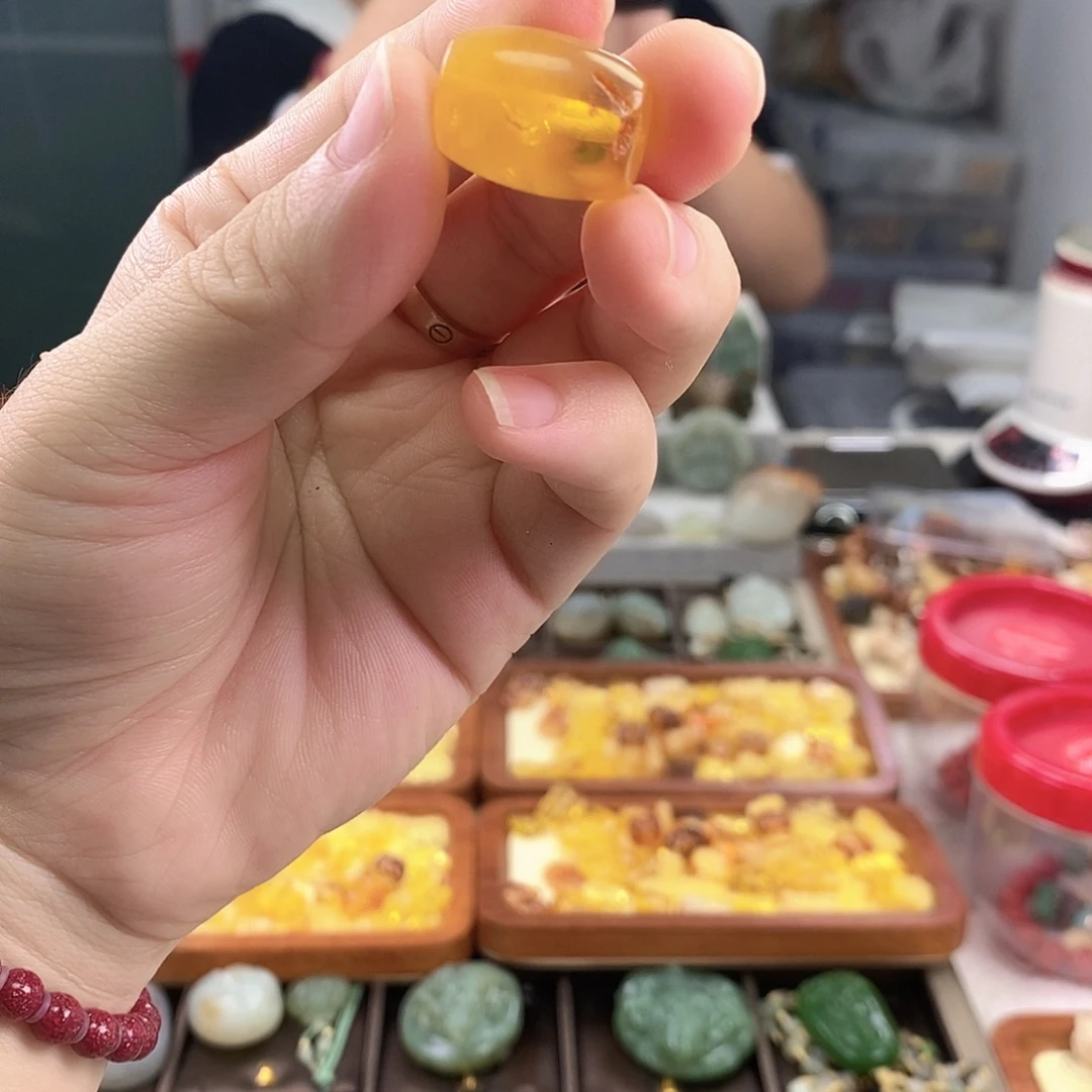 裸石琥珀未镶嵌项链