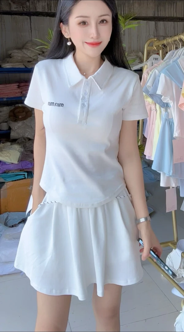知柔家 俏皮少女--刺绣POLO领短袖上衣+短裙套装