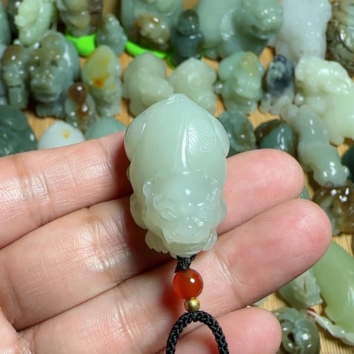 和田玉未镶嵌把件