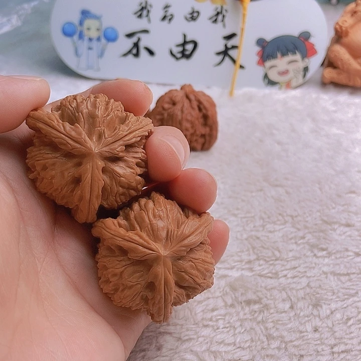 吊坠文玩核桃我***?三棱