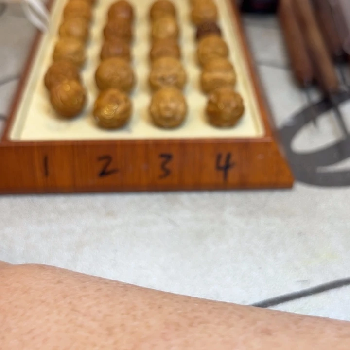 刘***安猴头核桃吊坠今天下午就回来的