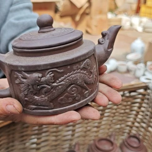 库存微瑕紫砂壶一个