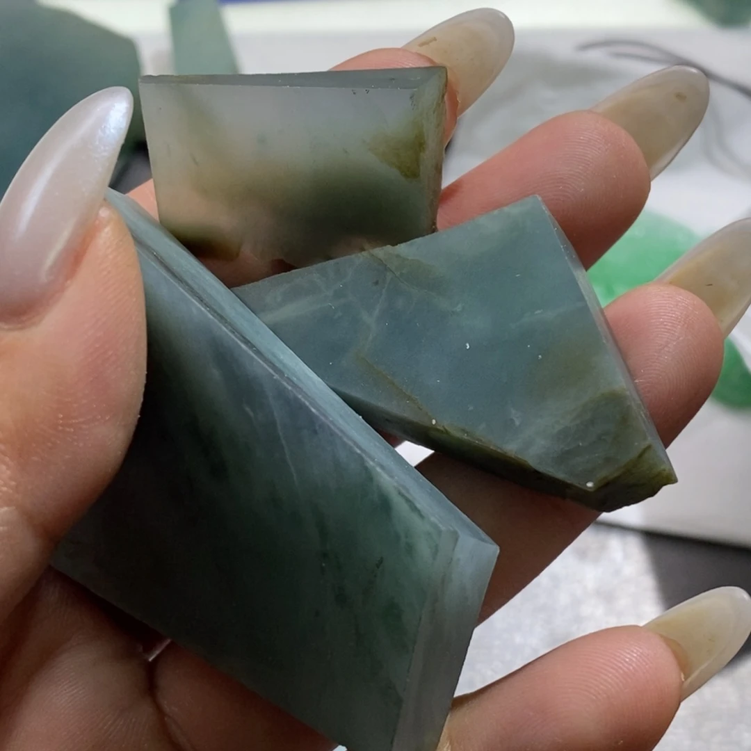 未镶嵌挂件翡翠奶**?