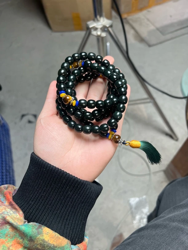 新疆和田玉且末黑油青108多圈手串