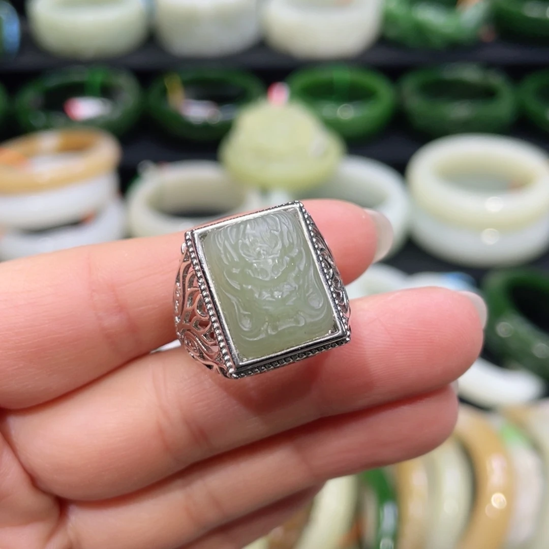 未镶嵌戒指和田玉