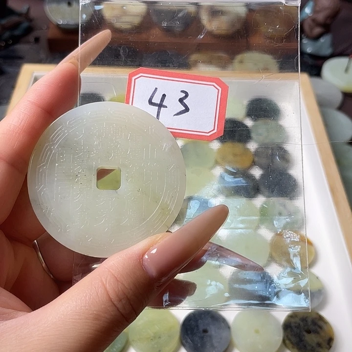 蛇纹石玉合金颈饰