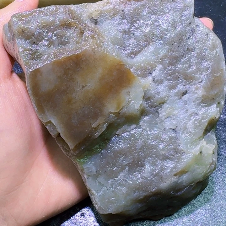 未镶嵌和田玉（糖玉）珠宝半成品