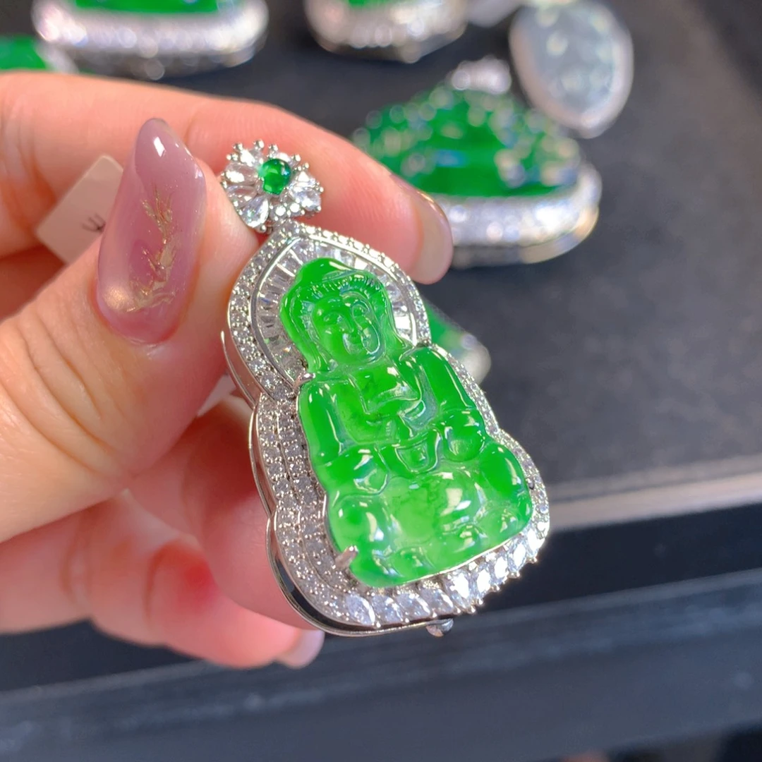 翡翠颈饰未镶嵌翡翠