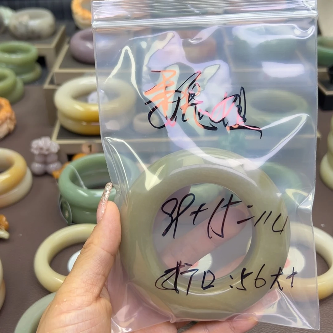 石英质玉手镯未镶嵌我****姐